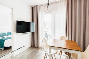 Two-Bedroom Apartment room in Bristol Sunset Beach - Holiday Apartments
