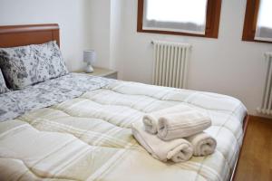 Elegant apartment and free car parking - Quite area