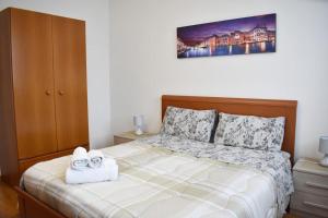 Elegant apartment and free car parking - Quite area