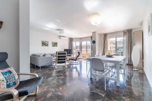 69-Penthouse Apartment with Views in Torreblanca, Fuengirola