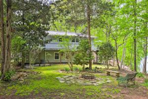 Lakeside Haven with Private Dock Fish and Swim!