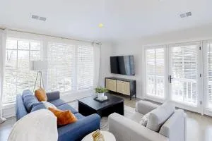 Sweetbrier Serenity - Green Hills