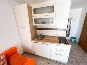 One bedroom appartement with sea view furnished terrace and wifi at Jadranovo