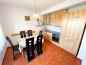 Apartment with Sea View in Jadranovo - 75 m² - Terrace