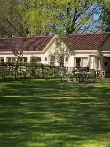布雷达泰姆奥特住宿加早餐旅馆 - 哈泽尔东克