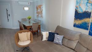 Meia Praia Apto Fino Acabamento 3 suítes e 2 garagens