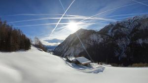 Ferienhof-Oberer-Gollmitzer-2-5-km-oberhalb-von-Heiligenblut-ruhige-sonnige-Lage-Glocknerblick