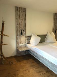 Ferienhof-Oberer-Gollmitzer-2-5-km-oberhalb-von-Heiligenblut-ruhige-sonnige-Lage-Glocknerblick