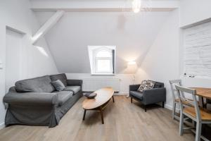 Stylish And CozyGolden ApartmentsOld TownB11