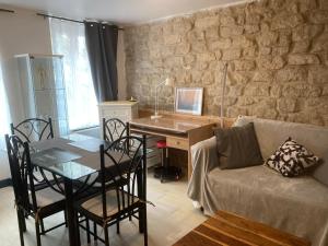 Appartements EXIGEHOME-Grand Studio en plein centre de Saint Germain en Laye : photos des chambres