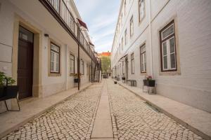 Charming Apartment in Private Condominium at Graça