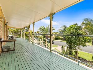 32 Bombala Crescent Rainbow Beach Aircon Pool Pets welcome