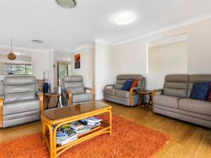 32 Bombala Crescent Rainbow Beach Aircon Pool Pets welcome