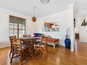 32 Bombala Crescent Rainbow Beach Aircon Pool Pets welcome
