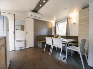 Campings Camping 4 etoiles Les Fougeres : photos des chambres