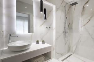 Three-Bedroom Apartment room in Chris Luxury Apartments