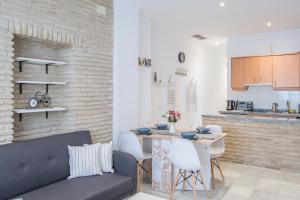 Riverside Triana Apartment