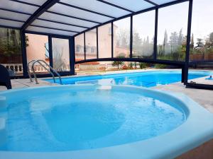 Villas Domaine des Pins : photos des chambres