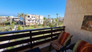 شاليه غرفتين بالمعمورة الشاطى على البحر صف ثان