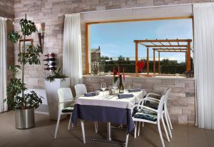 VELANERA Hotel & Restaurant 