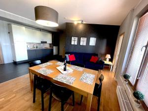 APARTAMENT z 3 SYPIALNIAMI PRZY PLAŻY