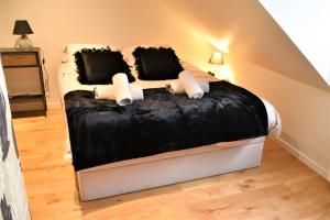Maisons de vacances La Maison du Quai Triplex de charme 4 etoiles en hyper centre avec SPA : photos des chambres