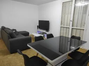 Appartement 70m² Pierrelatte Cosy, NETFLIX+WIFI - 拉加尔德阿代马
