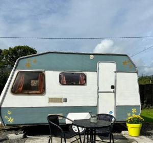 obrázek - Cosy Caravan at Carrigeen Glamping