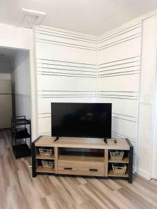 Sparkling Guest Home 2 bedroom-15 Minutes to Clearwater Beach