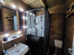 Chalets le petit chalet cevenol : photos des chambres