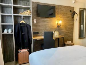 Hotels The Originals City, Angers Sud, Le Village 49 : photos des chambres