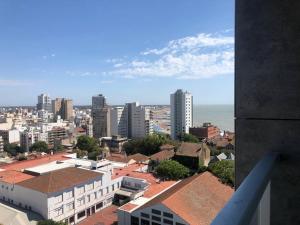 Departamento en destacado edificio céntrico