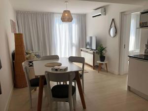 Departamento en destacado edificio céntrico