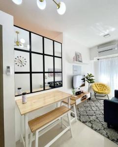 1BR Suite near Megamall, Boni & Shaw MRT Station