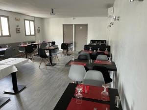 Hotels HOTEL RESTAURANT LE PICARDIE : photos des chambres