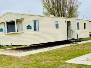 Trusville Mablethorpe 3 Bedroom Caravan . Beachside site ! - 滨海萨顿