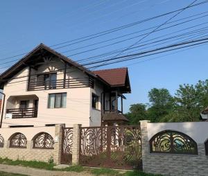 Pensiunea Valea Șușiței, Ciubar, Sauna, ATV, Safarii Jepp Offroad Ghid Turistic, Climbing, Rafting, Paragliding