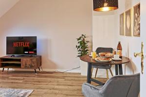 NEAR MESSE! - Stay&Dream - 50qm - City - Kitchen - Netflix