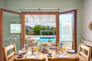 SUN VILLA GLYFADA