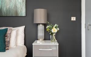 Spacious and Modern 4 Bed Apartment next to Borough Station