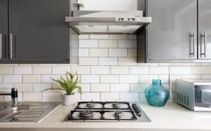 Spacious and Modern 4 Bed Apartment next to Borough Station