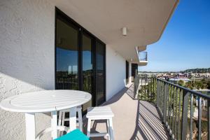 Edgewater Tower Iii 301