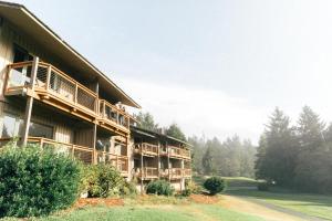 Deluxe Room room in Salishan Coastal Lodge