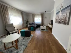 Casa das Flores I - Eirado