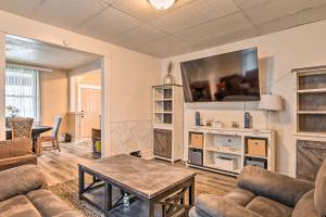 Charming Fort Wayne Home about 1 Mi to Downtown!