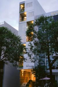 SHI HOUSE by Haviland