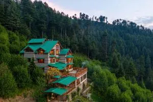 StayVista at The Imperial Estate with scenic views - Raogi