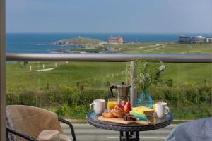 5 The Vista, Newquay - Short Walk to Beach - Free Parking and Wi-Fi - Stunning Views