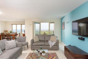 5 The Vista, Newquay - Short Walk to Beach - Free Parking and Wi-Fi - Stunning Views