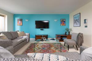 5 The Vista, Newquay - Short Walk to Beach - Free Parking and Wi-Fi - Stunning Views